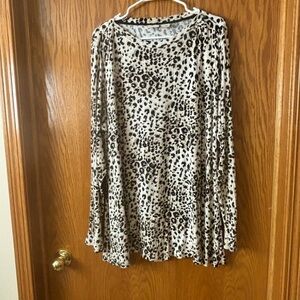 women’s leopard print top